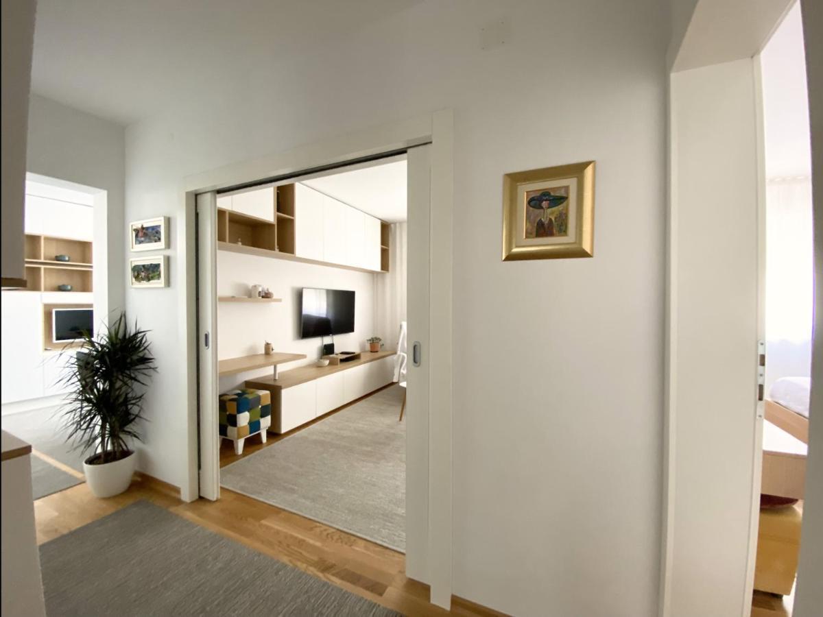 Ferienwohnung White 5 Split Exterior foto